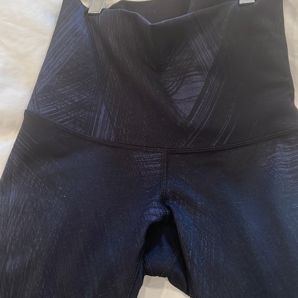 Lululemon ⚡️Brushed⚡️ sz.2 Navy/Black wunder Understand